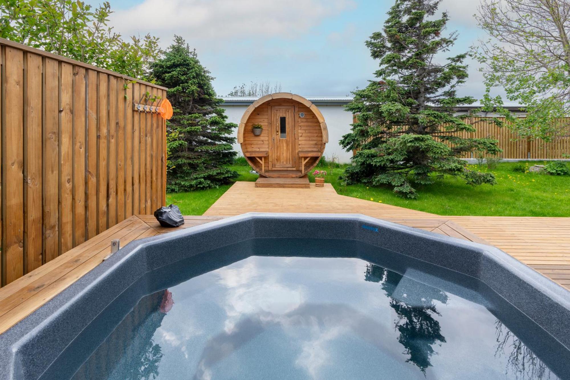 Tunfifill Guesthouse - Free Hot Tub And Sauna, Cozy And Quiet Hvammstangi Bagian luar foto